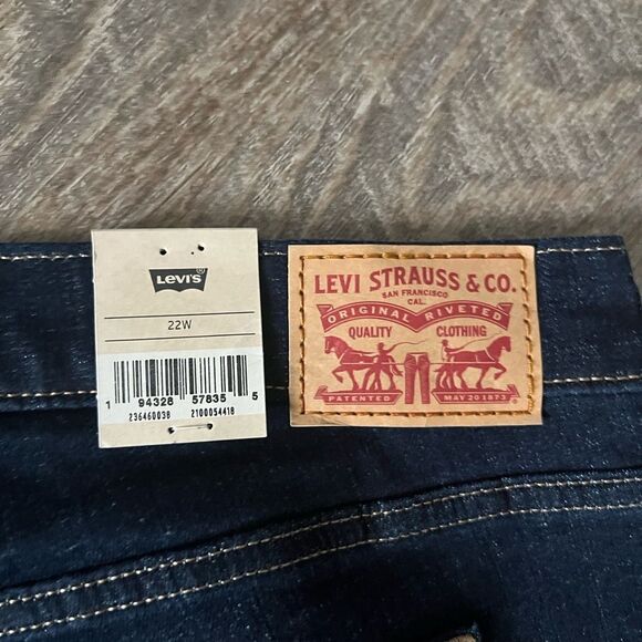 Levi's Classic Bermuda Shorts- 22W - Picture 5 of 7